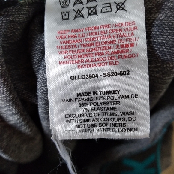 Gymshark Gray and Blue Colorblock Flex Cropped Athletic Leggings Size Small - Picture 13 of 13